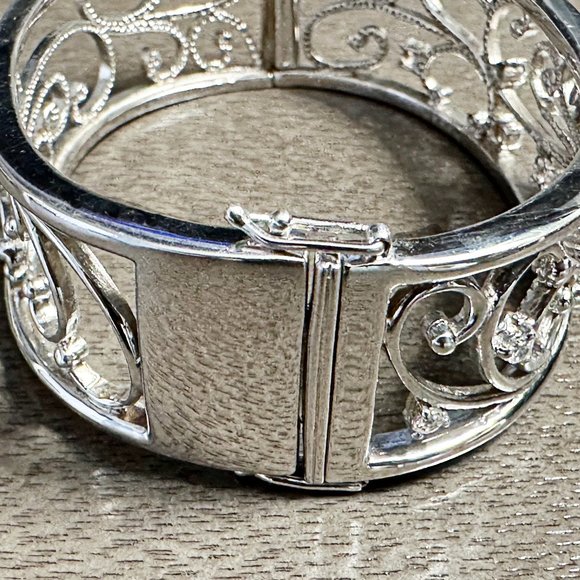 Italian Sterling Silver Filigree Bangle Bracelet - Like New - Picture 4 of 6